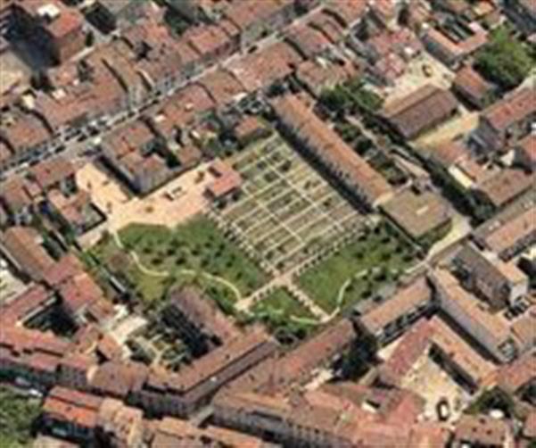 Piacenza. Il nodo viario e la citt militare. Studi e progetti per una nuova idea di citt